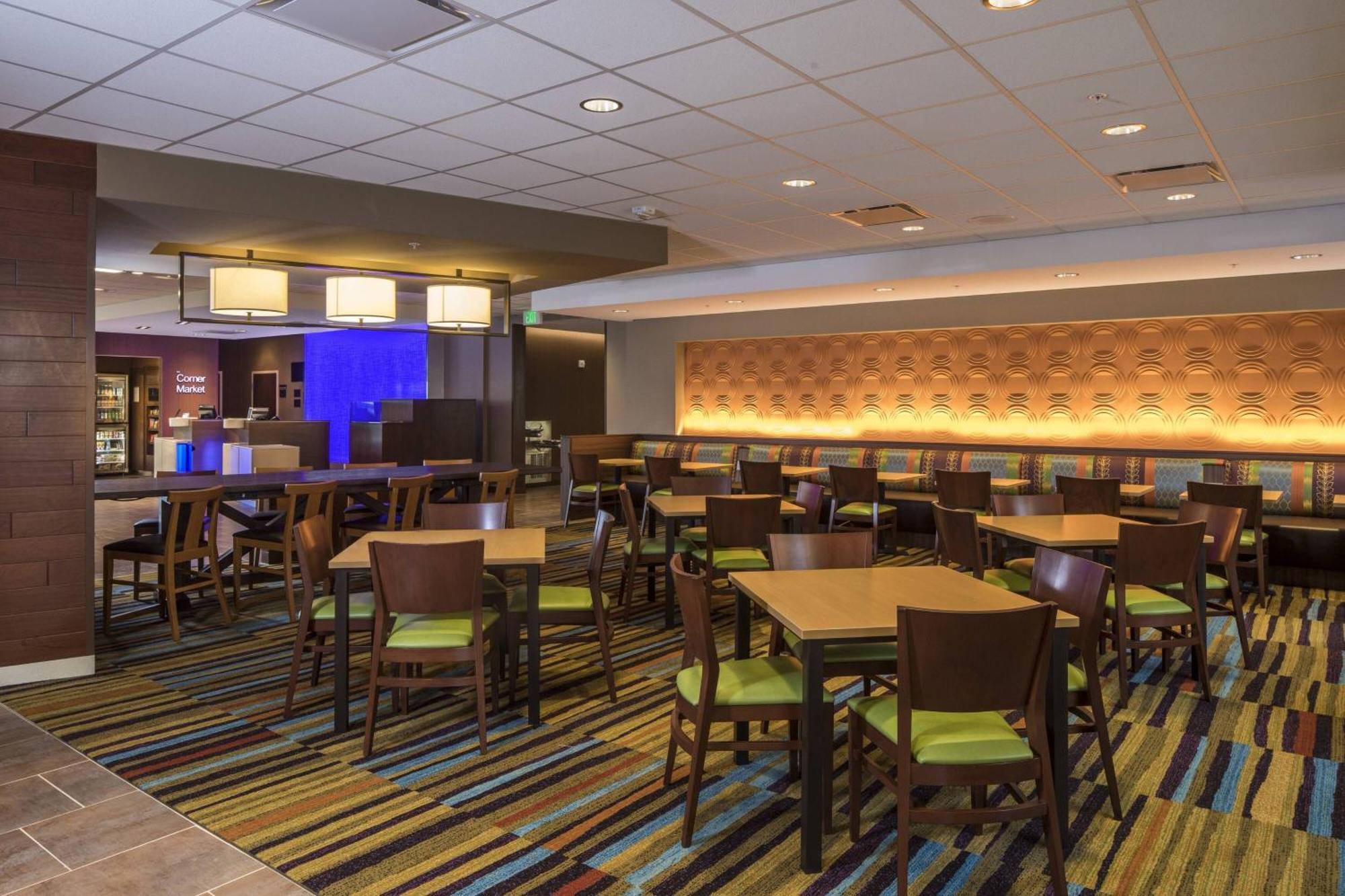 Fairfield Inn & Suites By Marriott Pittsburgh North/Mccandless Crossing McCandless Township Exterior foto