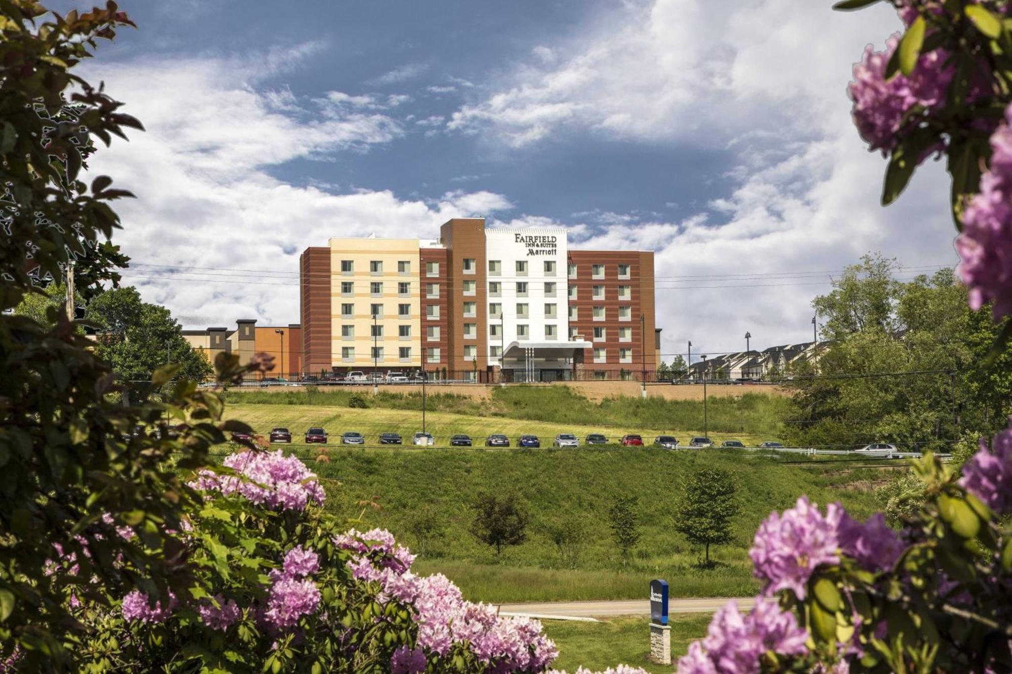 Fairfield Inn & Suites By Marriott Pittsburgh North/Mccandless Crossing McCandless Township Exterior foto